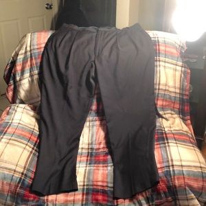 EUC MENS Axist dress pants 40x32, black